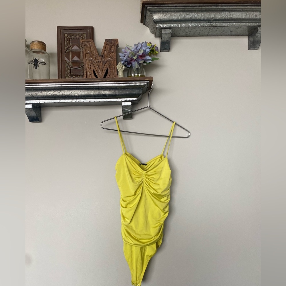 Cutie synched lemon-lime bodysuit